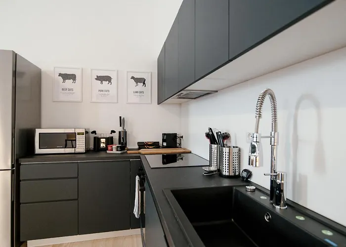 Borgovico Garden - The House Of Travelers Apartment