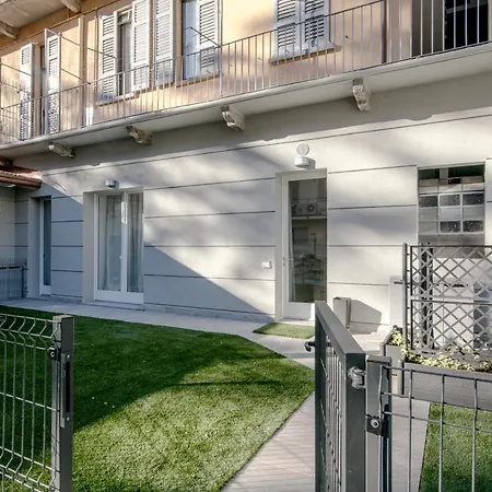 Borgovico Garden - The House Of Travelers דירה