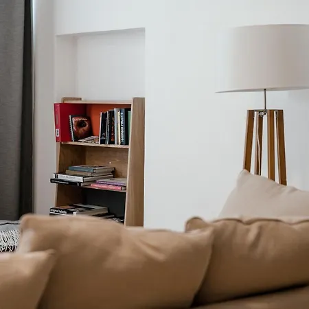 Borgovico Garden - The House Of Travelers Appartement *